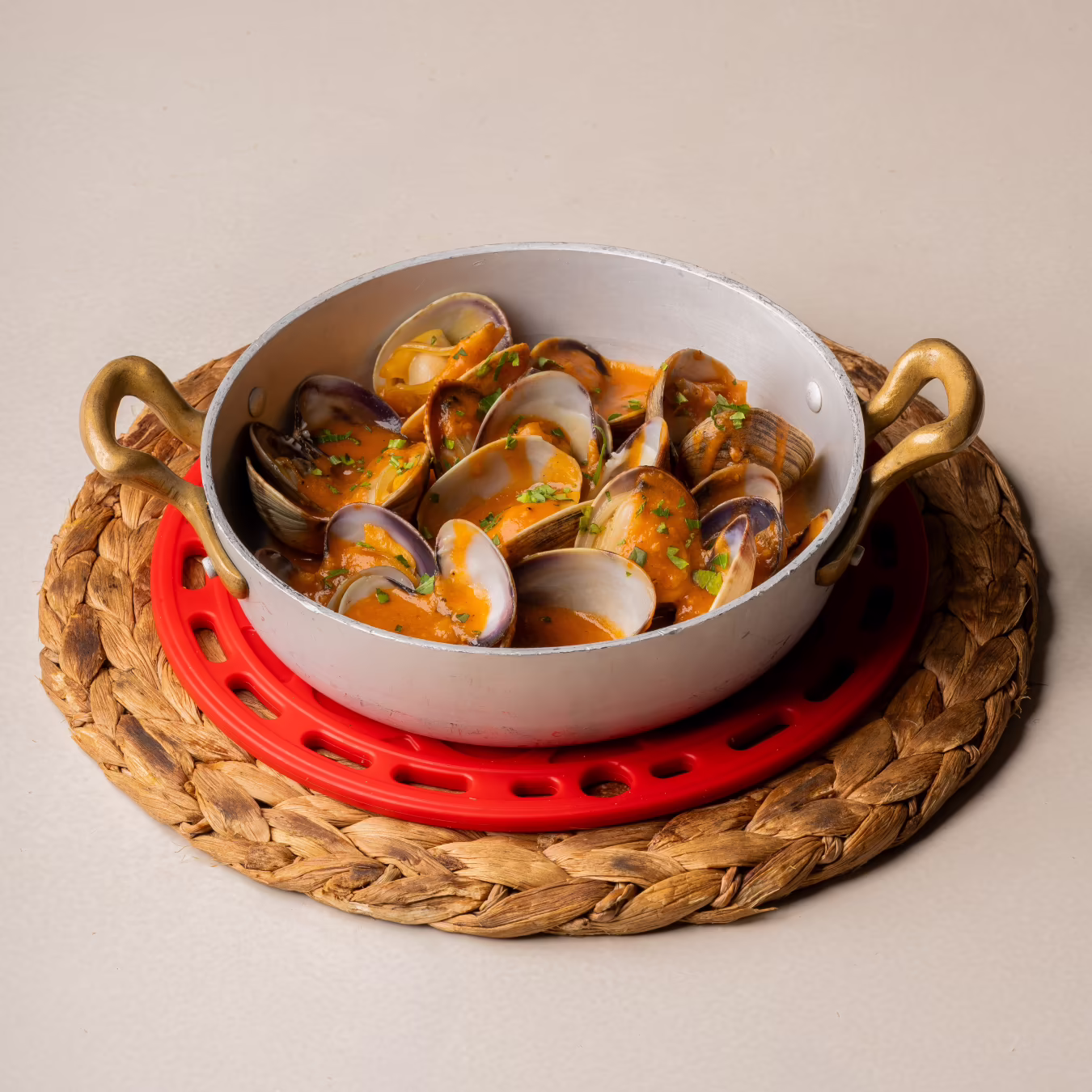 Clams in seaman's style