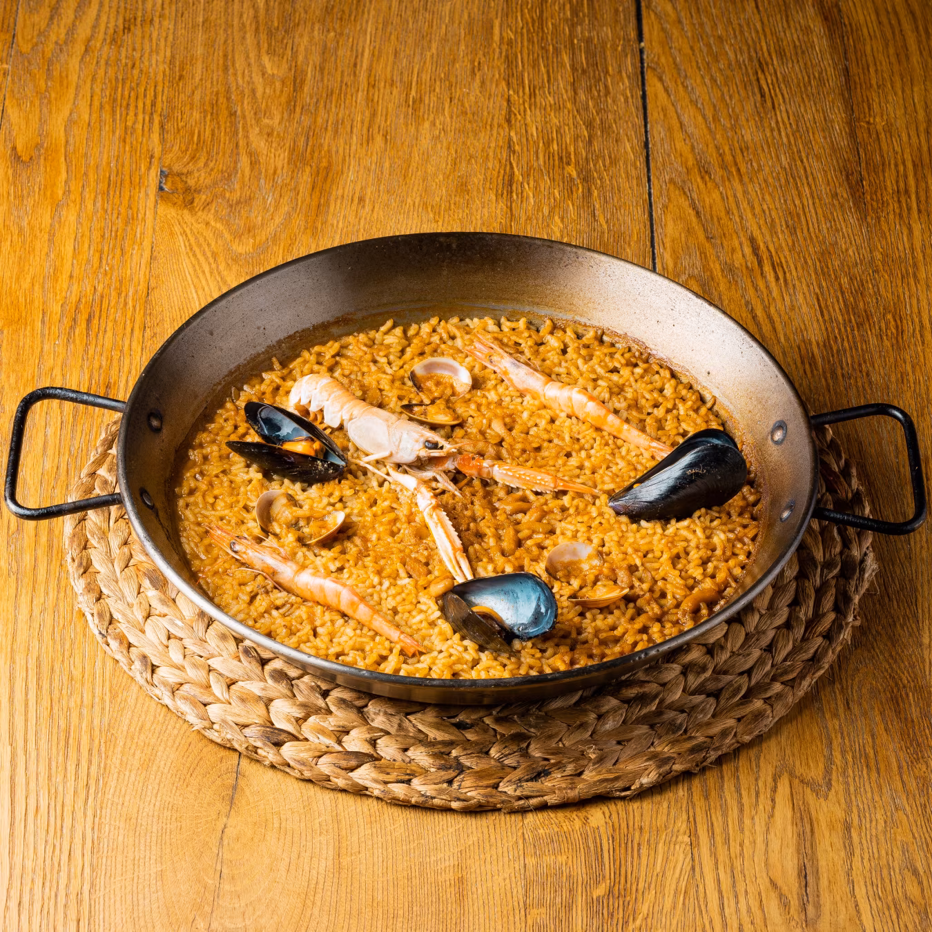 Seafood paella