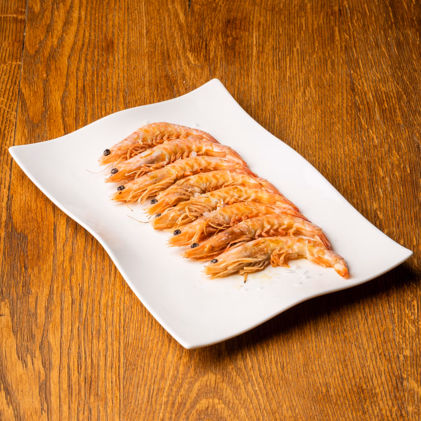 Grilled mediterranean triple-grooved shrimps