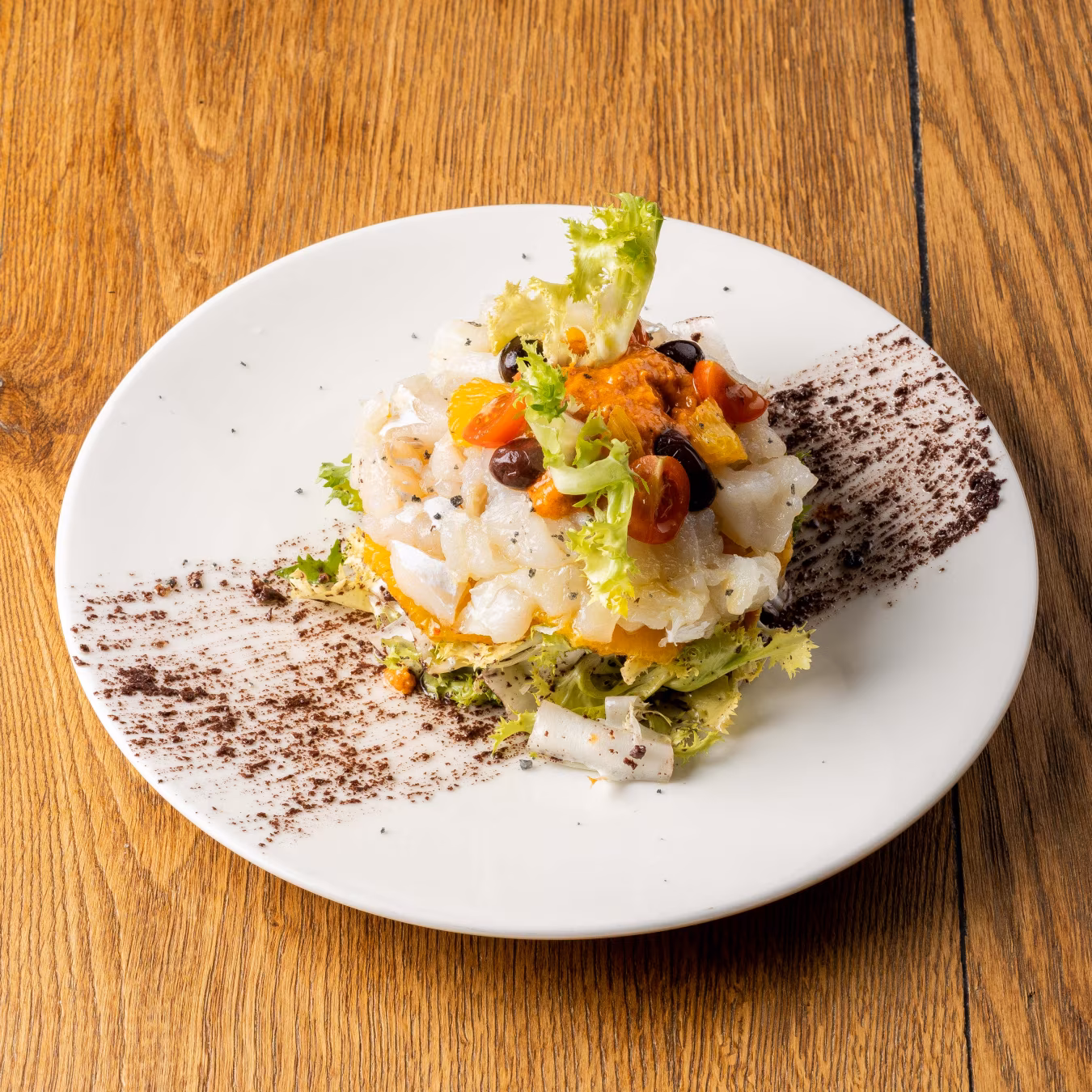 Cod salad with orange and romesco