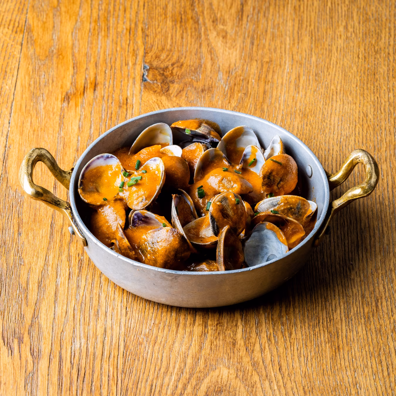 Clams in seaman's style