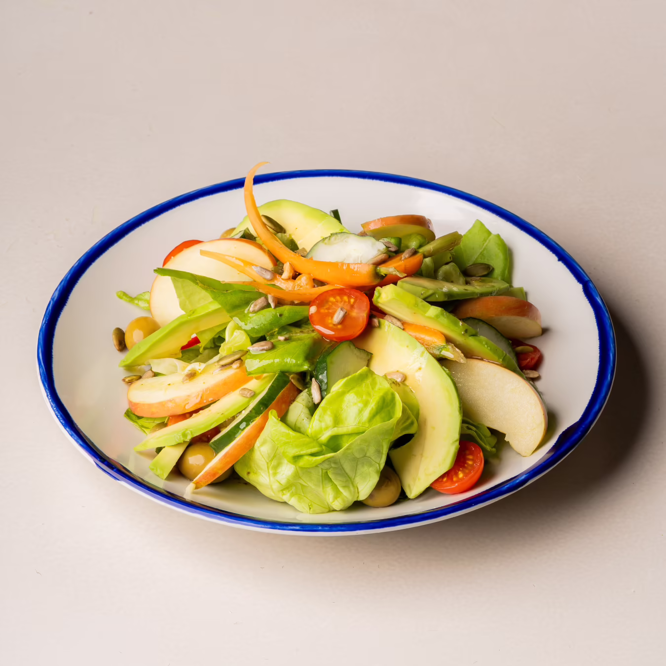 Green salad with seeds
