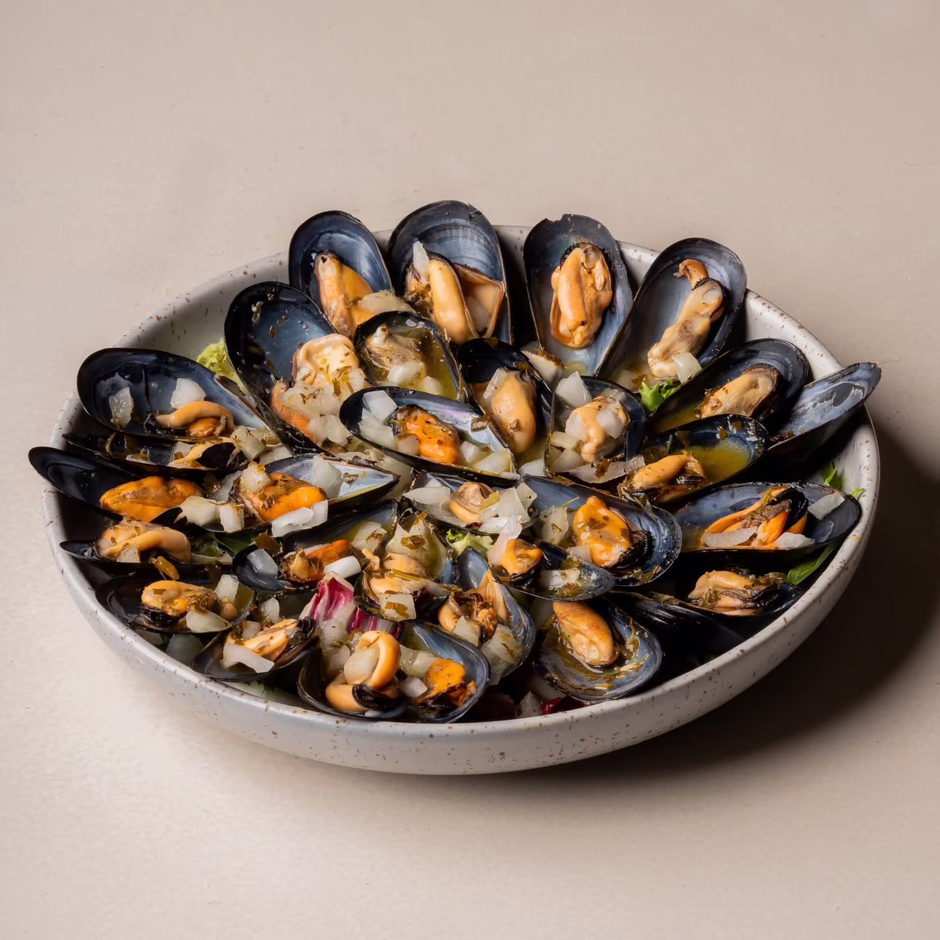 Mussels from Delta de l'Ebre with vermouth vinaigrette